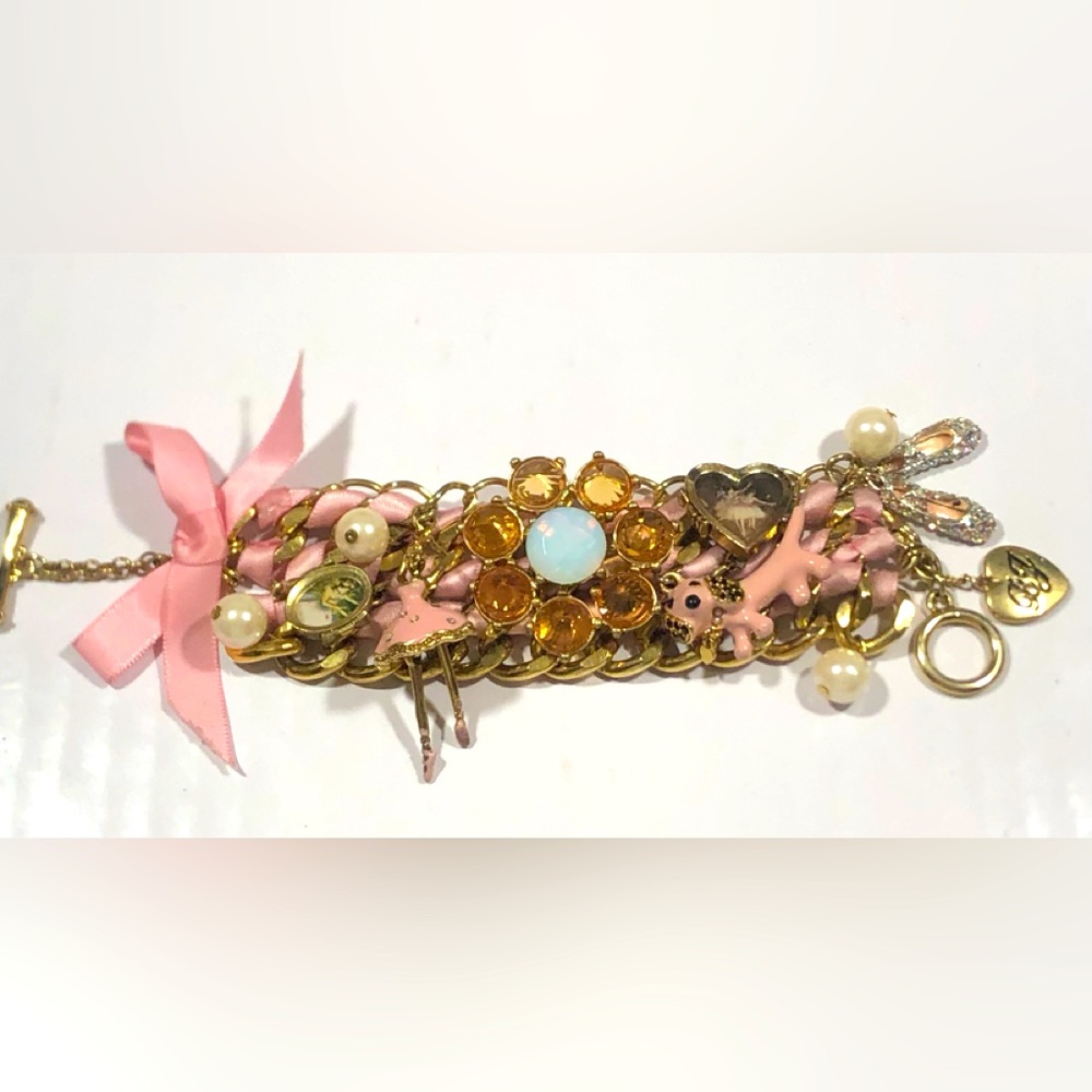 Very rare Vintage ballerina 🩰 🌸 🐶 large toggle bracelet